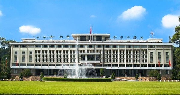 Khoảnh khắc lễ cưới tập thể 3