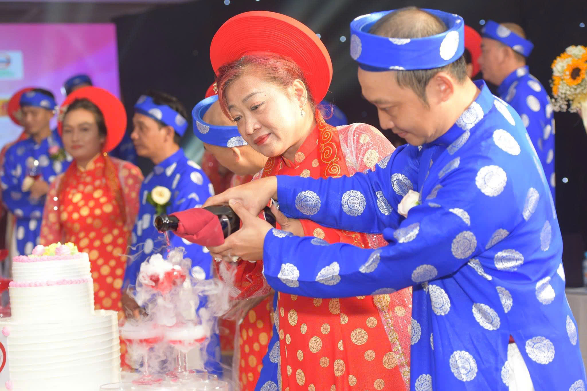 Hành trình lễ cưới tập thể năm trước 9