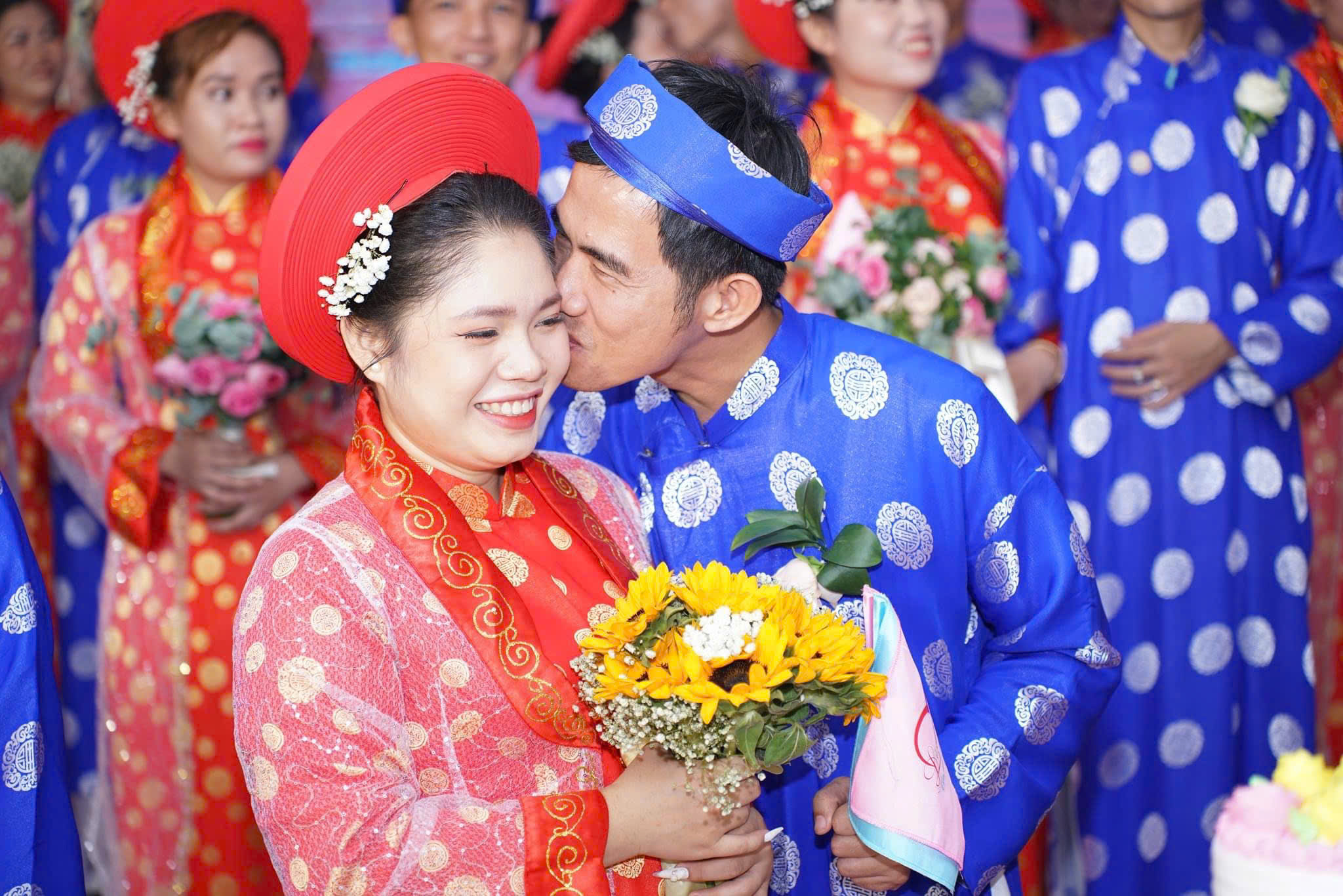 Hành trình lễ cưới tập thể năm trước 11