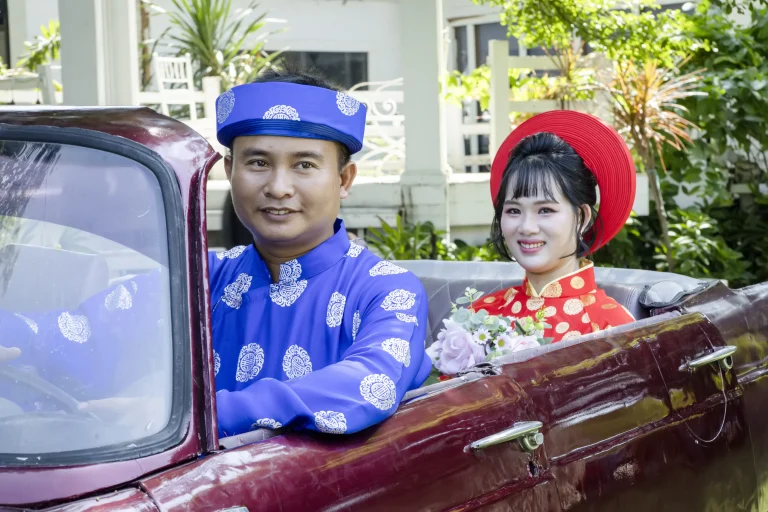 Trần Thị Mai & Phạm Đình Thuận